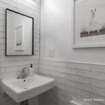 Quarters On Dot By Thatch